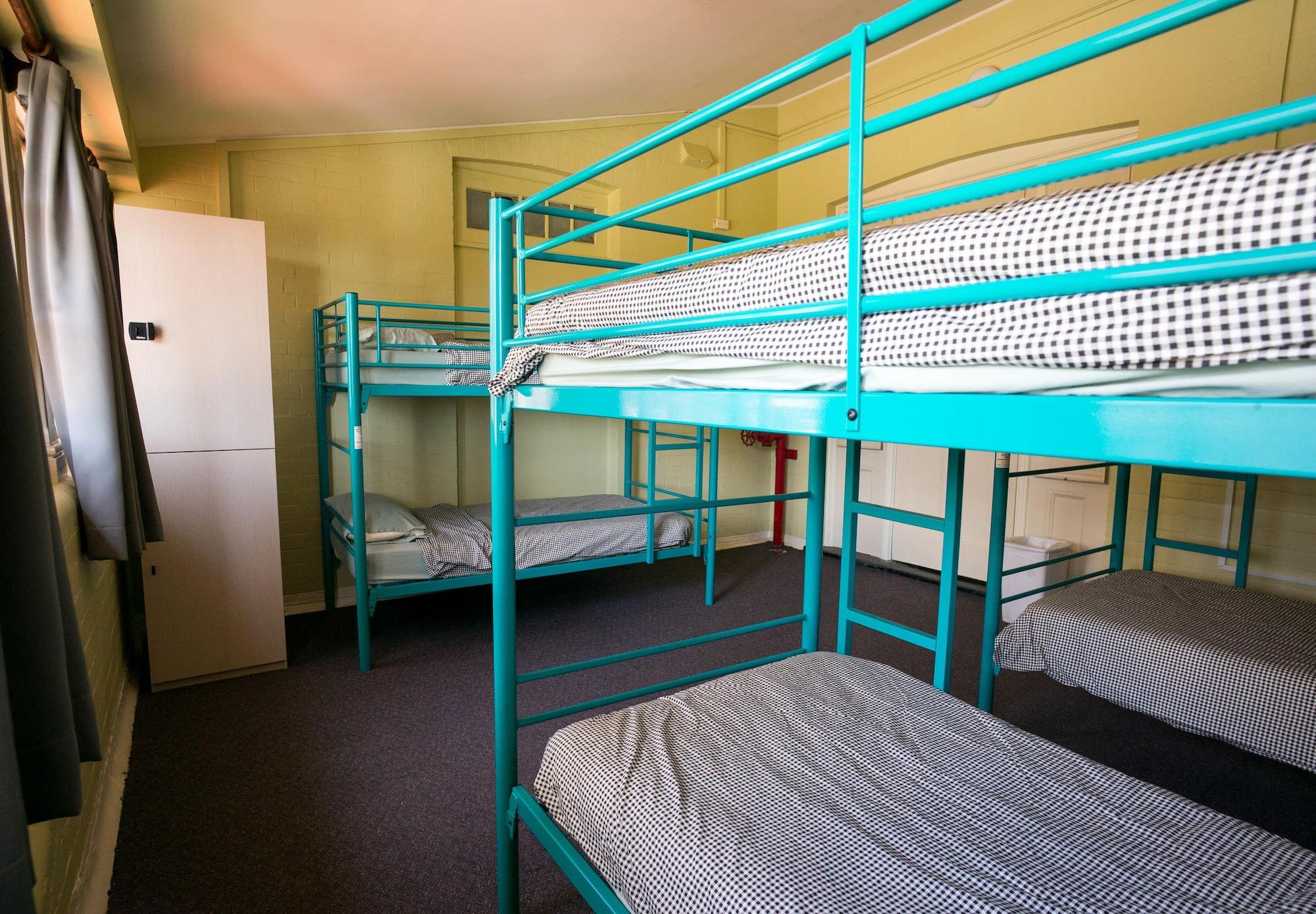 Yha Newcastle Beach Экстерьер фото