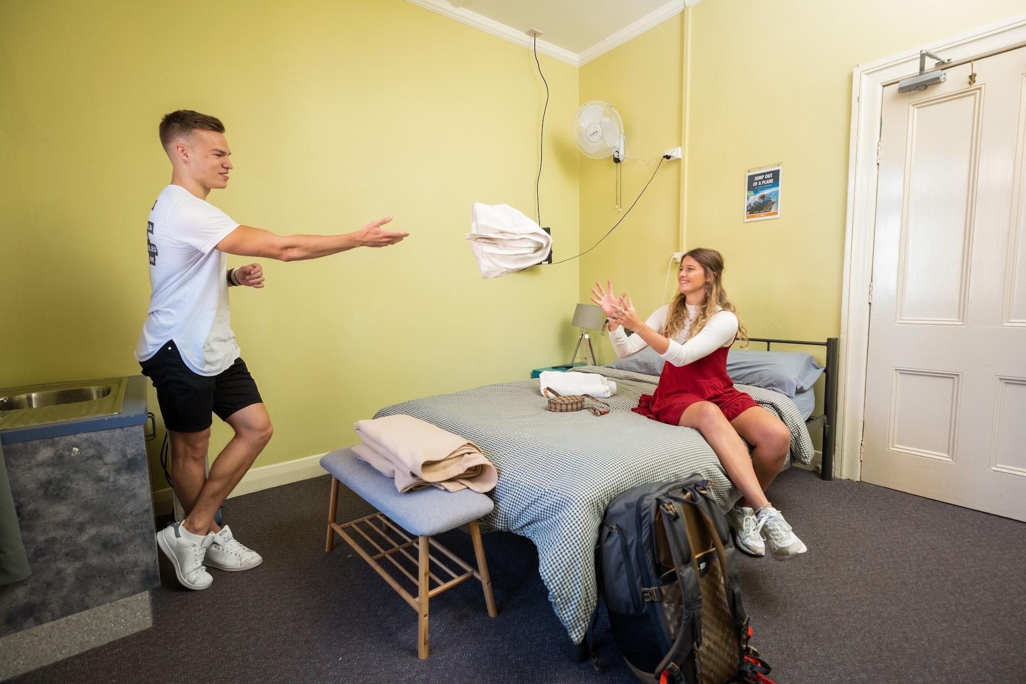 Yha Newcastle Beach Экстерьер фото